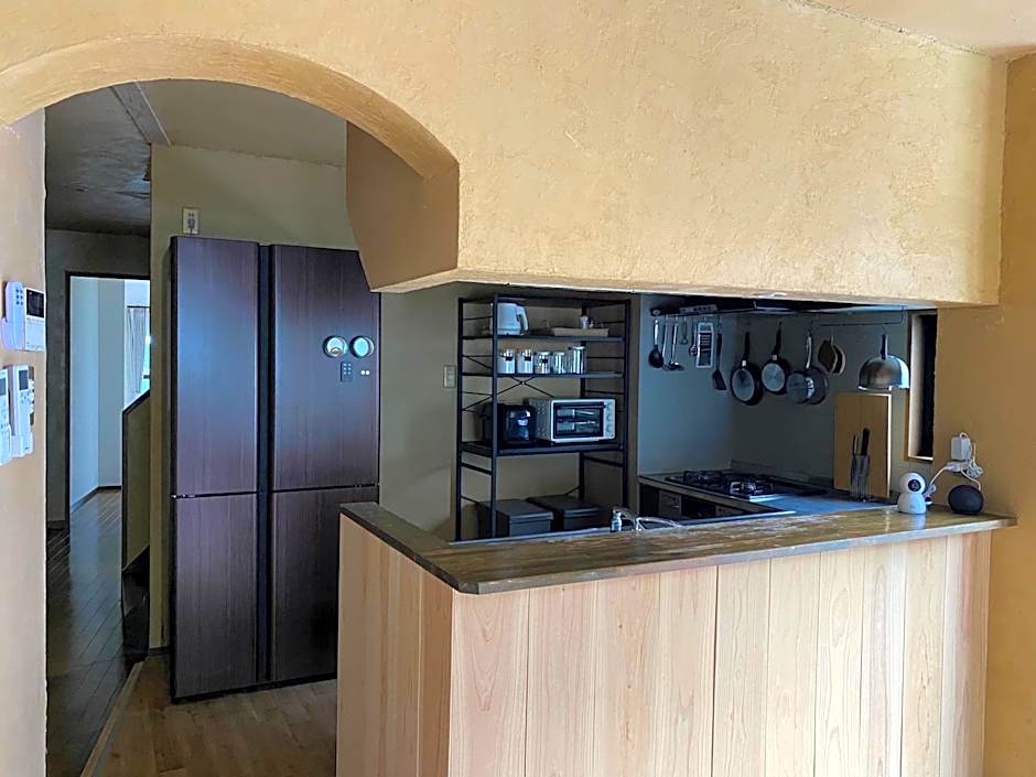 ゲストハウスよるよなか