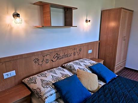 Suite with Mountain View