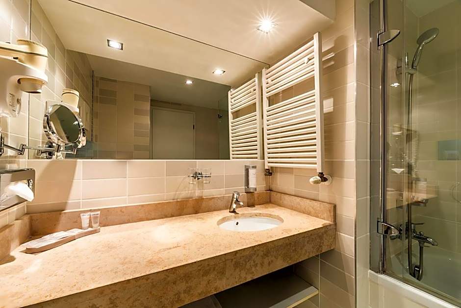 Atrium Fashion Hotel