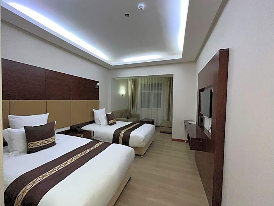 Grand Aiser Hotel