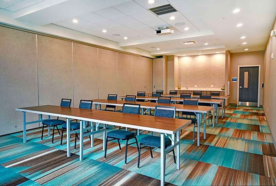 Home2 Suites by Hilton Beloit, WI