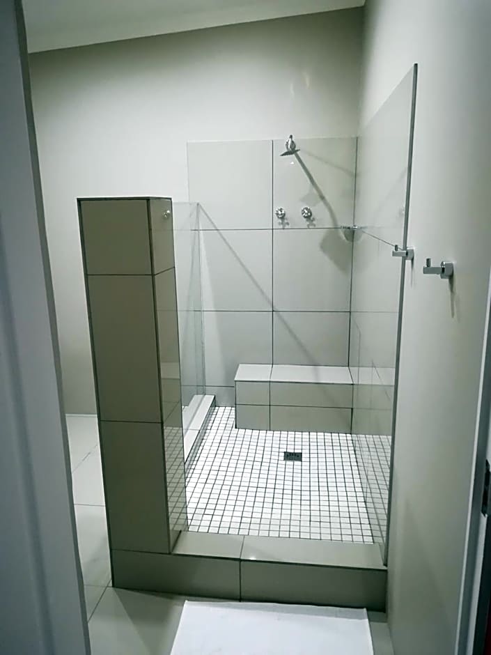 Tranquil House B&B @ 121 Berry St