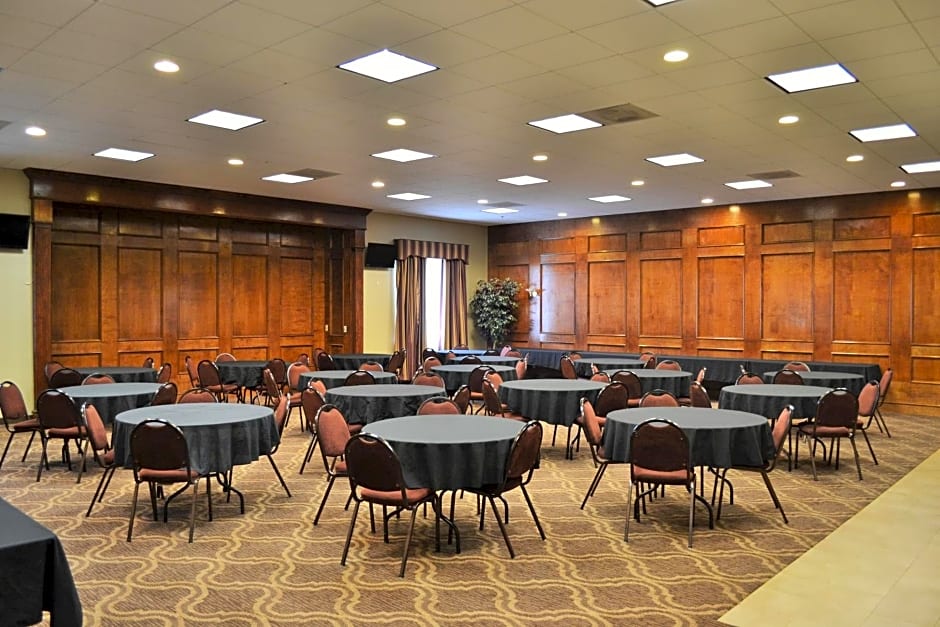 Ashmore Inn And Suites Lubbock