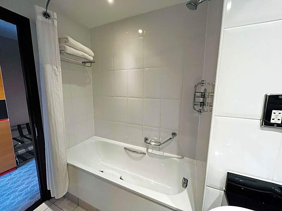 Hilton East Midlands Airport