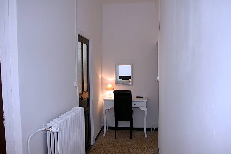 1er Consul SAS a Bussinca