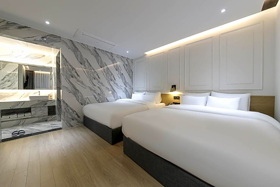 Brown Dot Hotel Pyeonghwa plaza