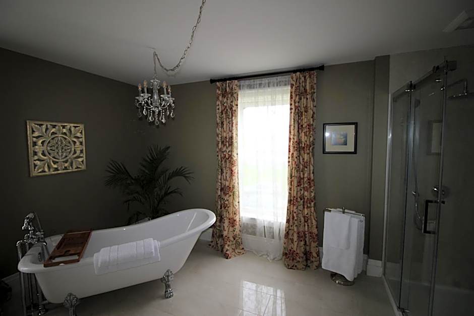 Maplehurst Manor Bed and Breakfast