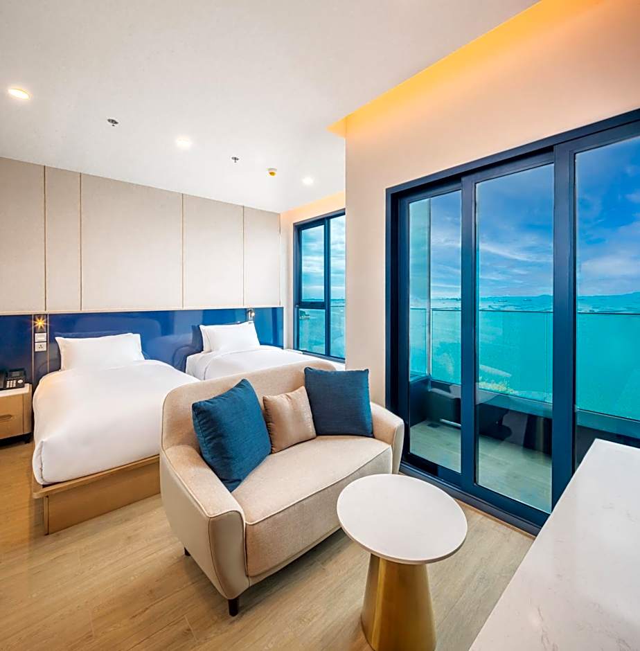 S Sriracha Hotel & Residence