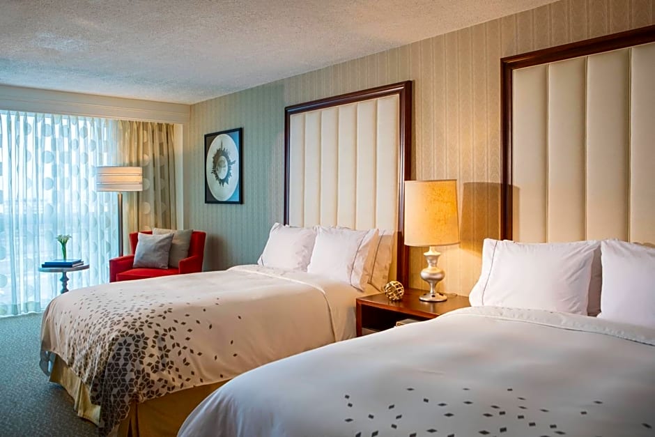 Renaissance by Marriott Newark Airport Hotel