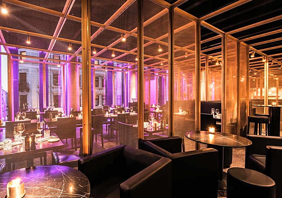 Empire Riverside Hotel