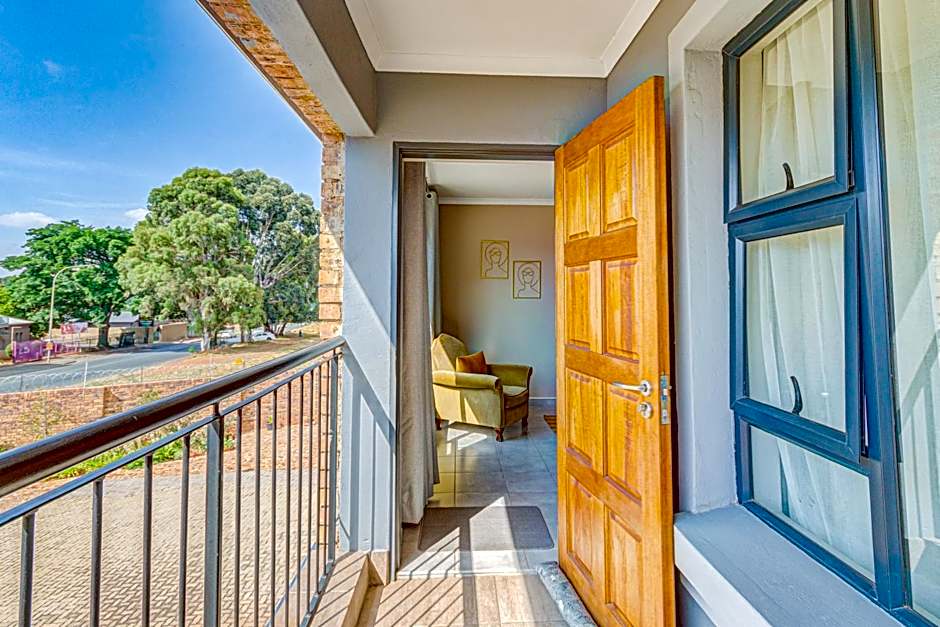 Airville Luxury Apartments, 7min Drive to Cresta Mall