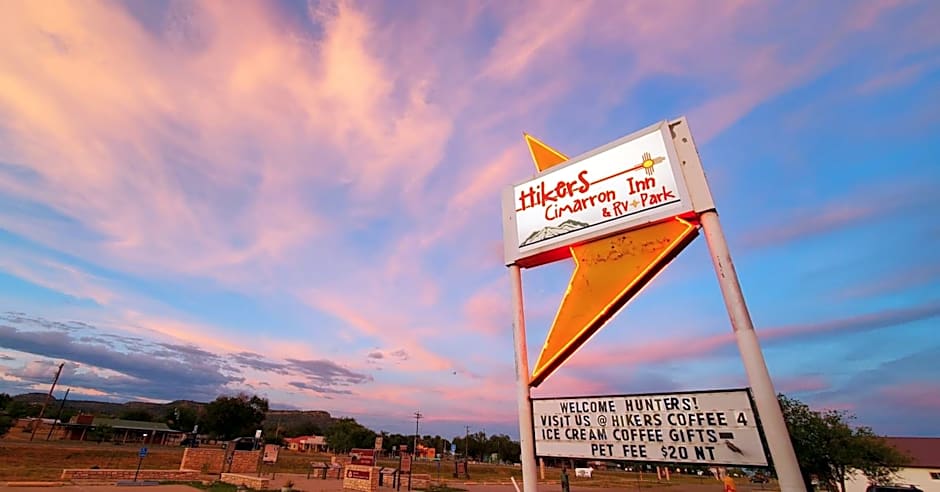 Hikers Cimarron Inn & RV Park