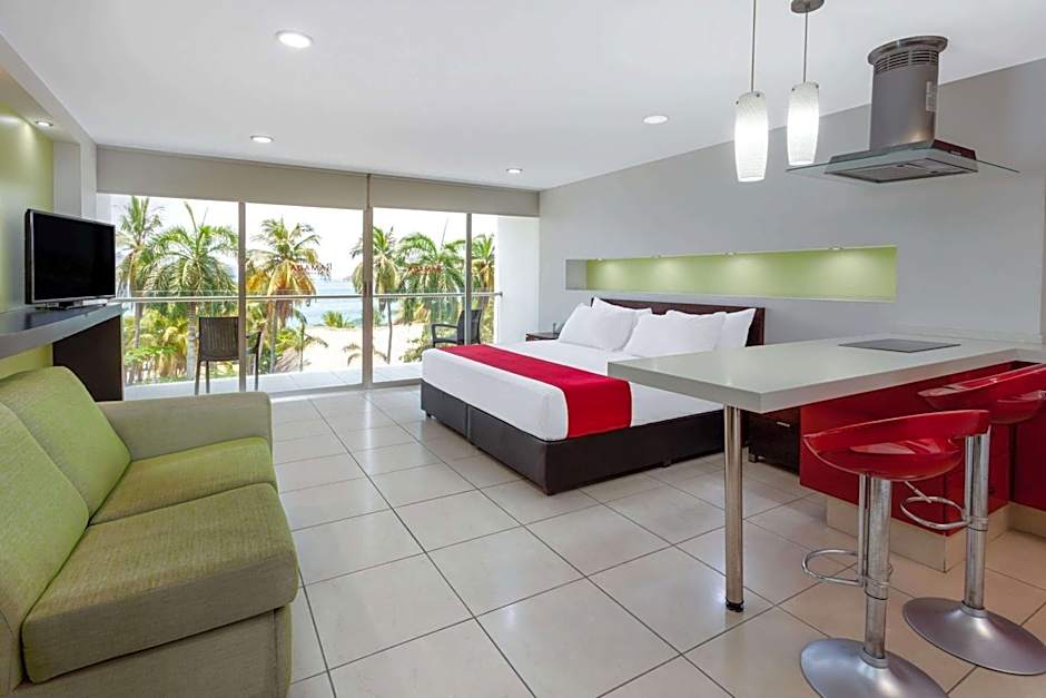 Ramada by Wyndham Acapulco Hotel & Suites