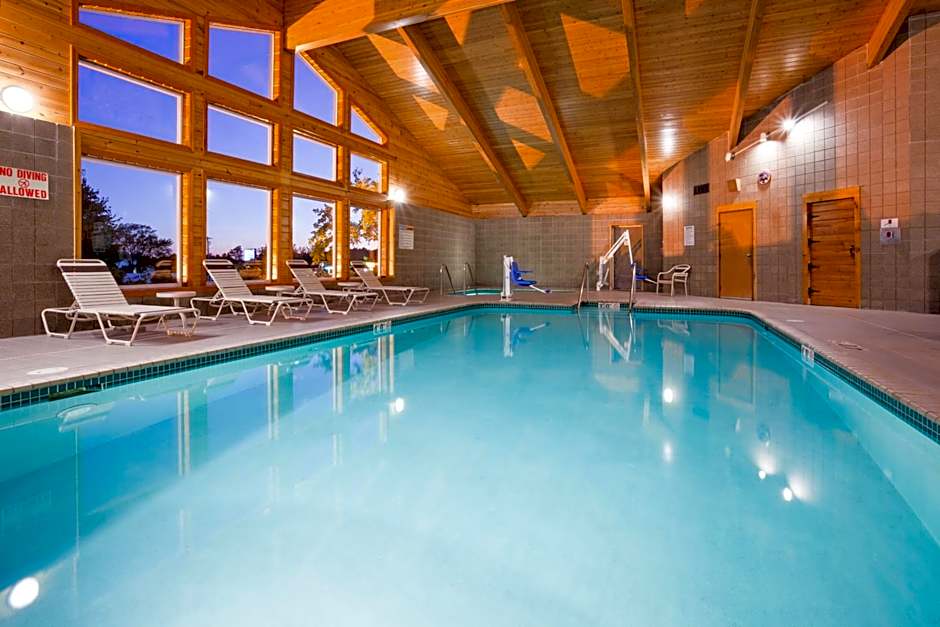 AmericInn by Wyndham Rhinelander