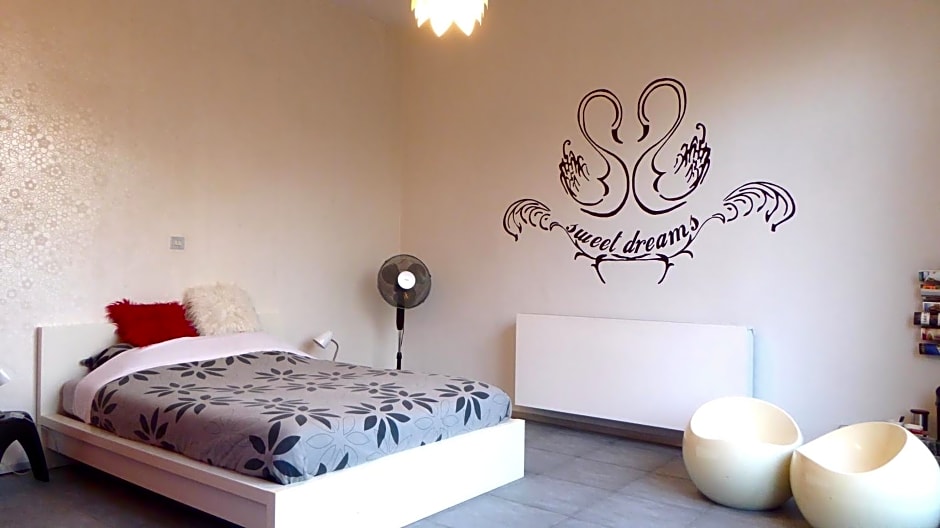 PLANT BASED b&b central Bruges