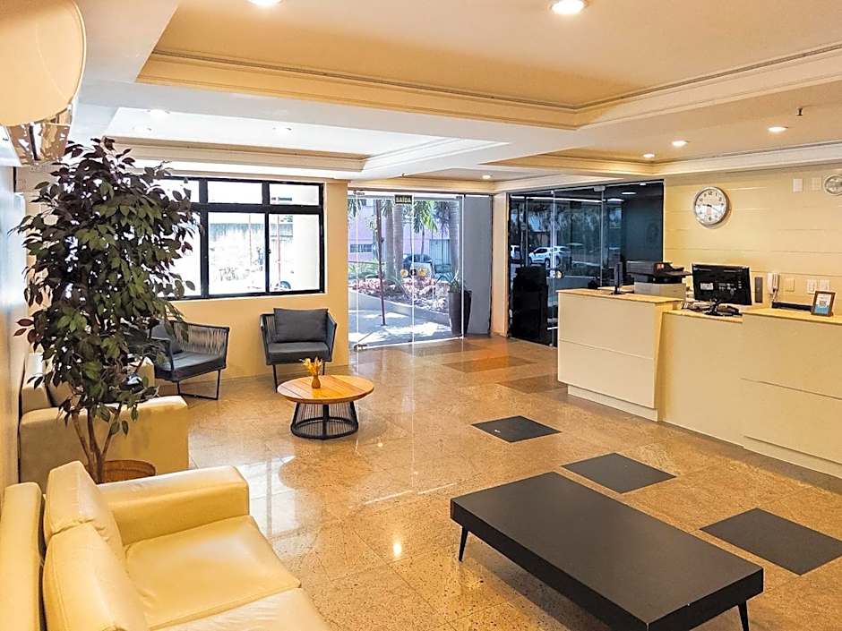 D8 Hotel