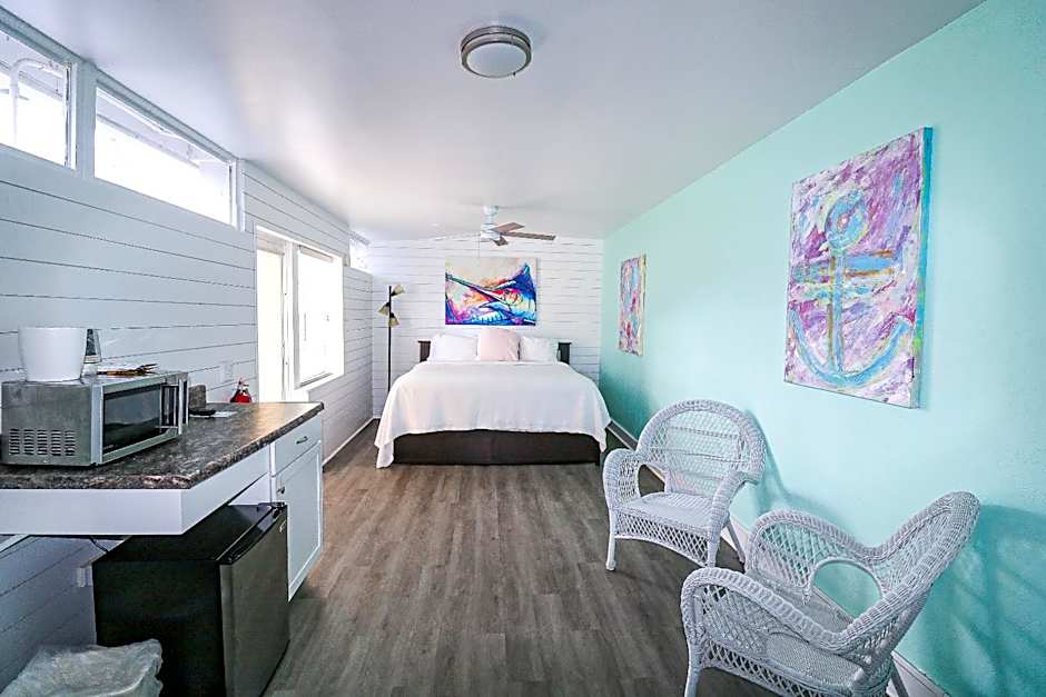 Photo 1 of 2 of 1 King Bed, Accessible