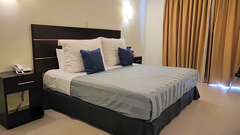 May Palace Hotel 