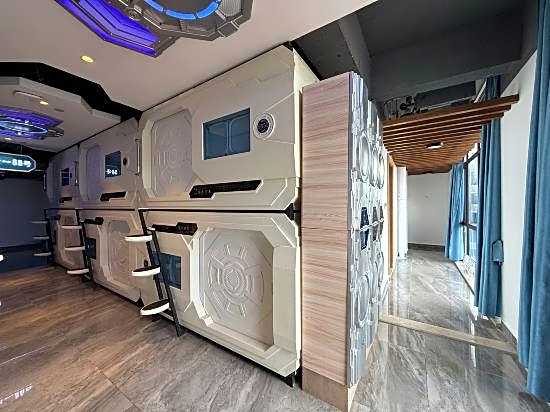 Jianpuke Space Capsule Backpacker Hostel