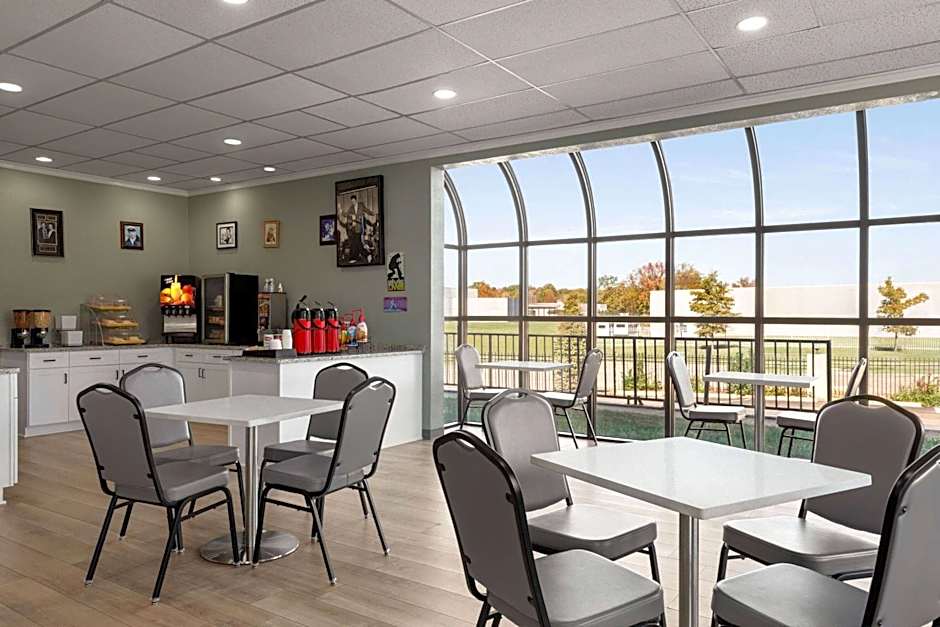 Days Inn by Wyndham Memphis at Graceland