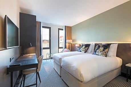 Twin Room with Canal View