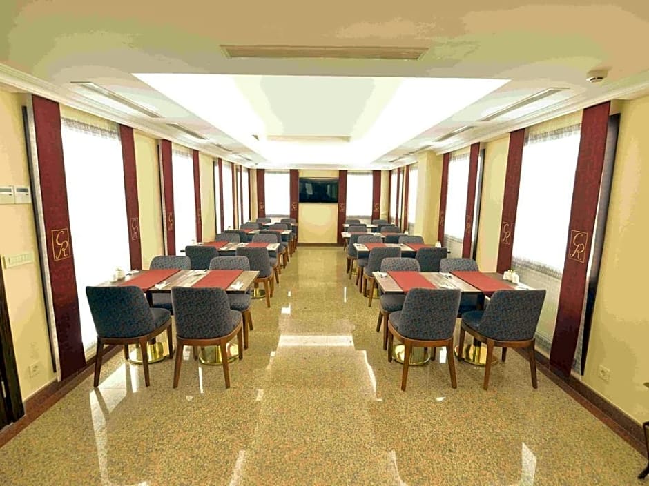 Golden Siyav Hotel