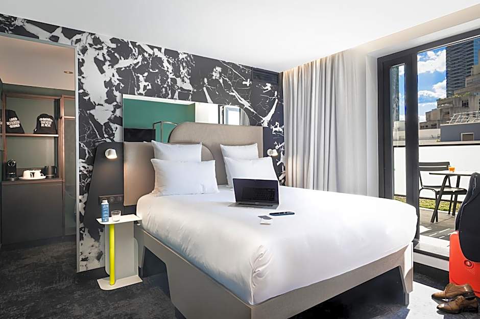 Tribe Paris La Defense Esplanade