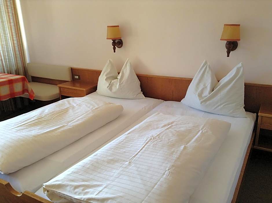 Photo 1 of 7 of Double Room