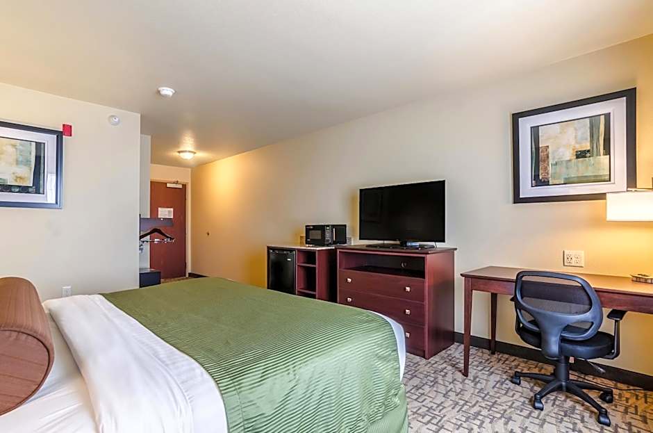 Cobblestone Hotel & Suites - McCook