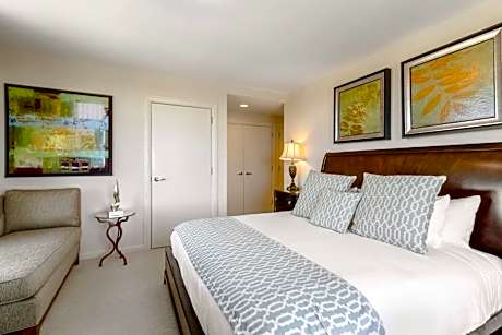 Penthouse Executive Suite - Non-Smoking