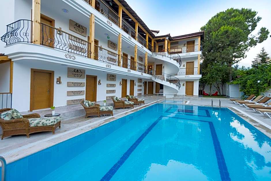 Amore Hotel Teki̇rova