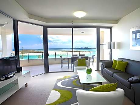 2 Bedroom Ocean View Apartment