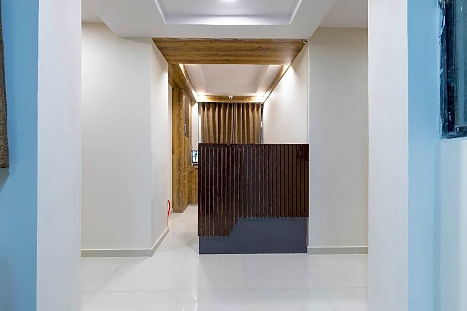 Hotel Bhavya by OYO Rooms – Ahmedabad, FL