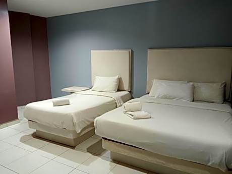 Deluxe Suite No Window