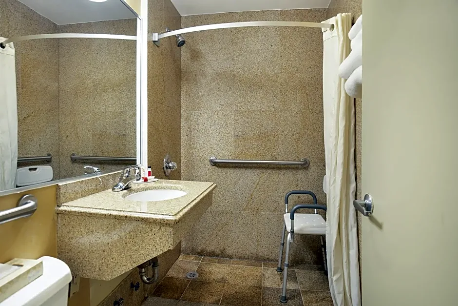 Quality Inn JFK Airport Rockaway Blvd