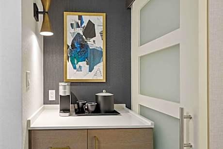 1 King Standard Worklife Walk in Shower