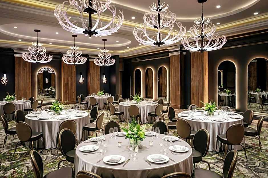 Grand Bohemian Lodge Greenville, Autograph Collection