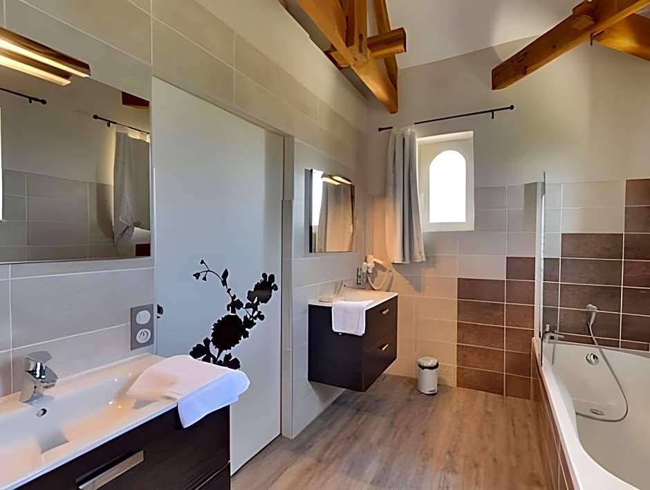 Logis hotel-restaurant les collines 59 route des cretes