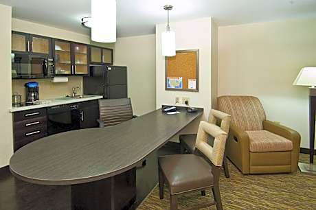 Queen Room - Hearing Accessible - Non-Smoking