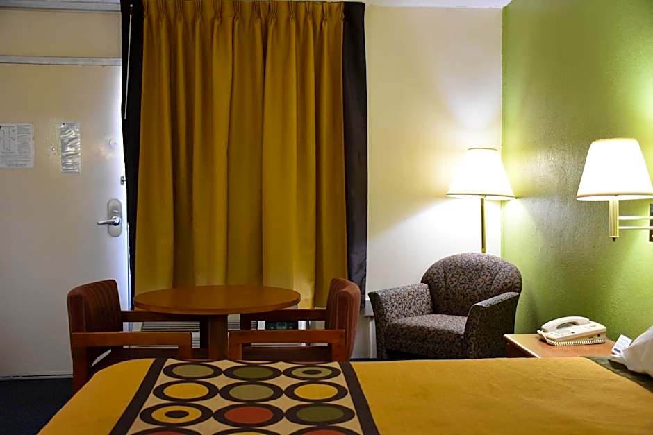 Super 8 by Wyndham Tifton