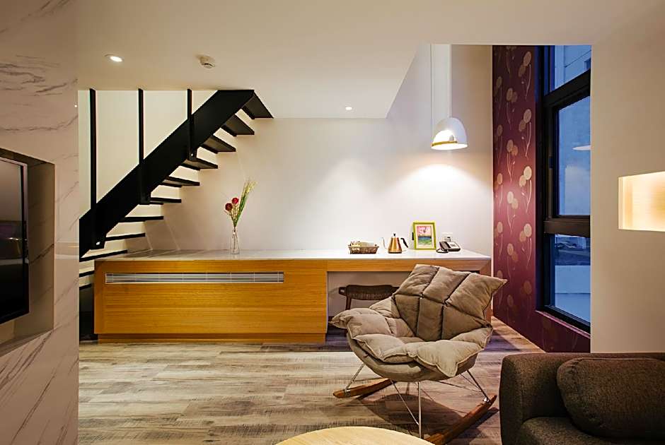 CHECK inn Taichung Zhongshan