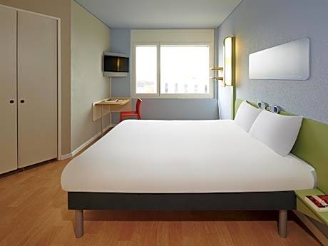 Accessible King Room