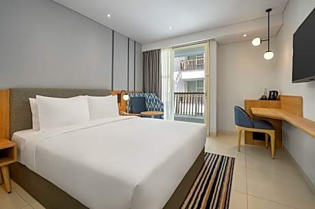 Standard Queen Room - Accessible with Free Breakfast