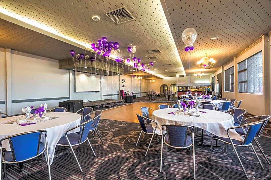 Nightcap at Skyways Hotel