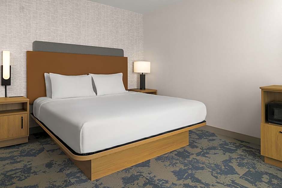 Hampton Inn & Suites Mystic