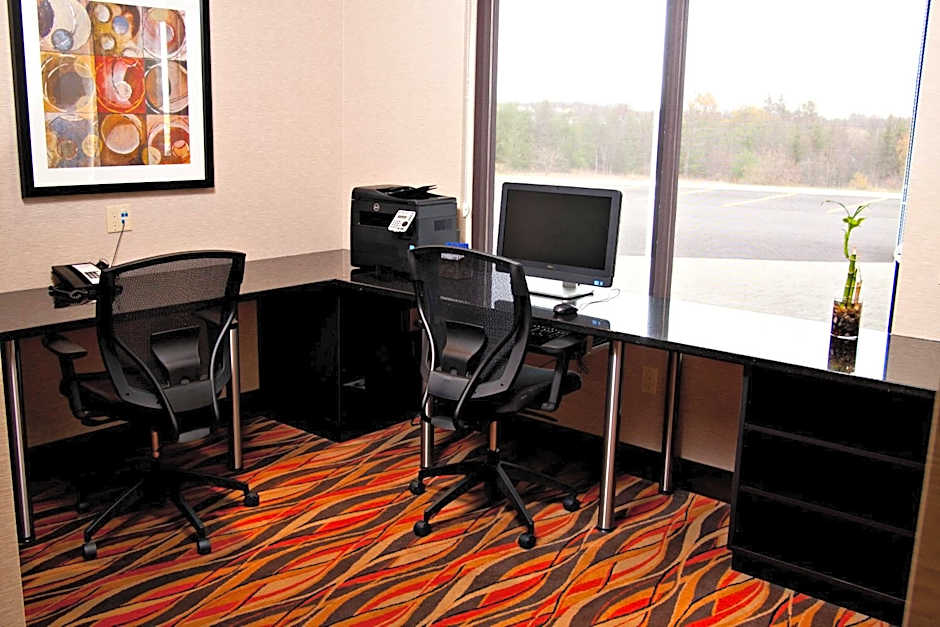 Holiday Inn Express Pembroke By IHG