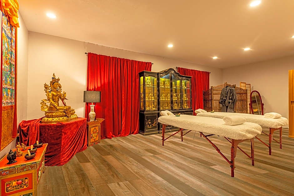 Quiet Mind Mountain Retreat