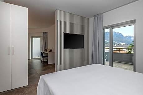 Suite with Pool View