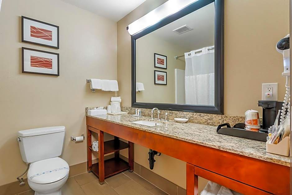 Comfort Inn & Suites Redwood Country