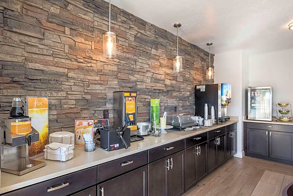 Quality Inn & Suites Pueblo West